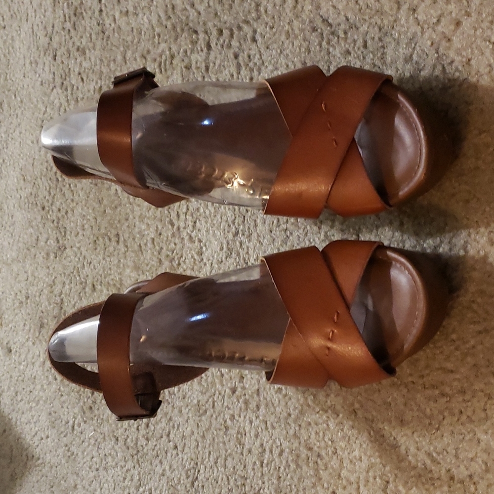 Universal Thread Sandals - image 6